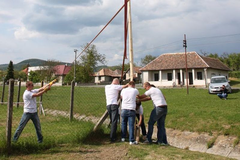 Stavanie mája